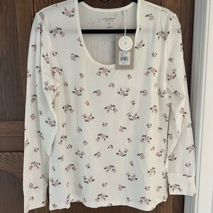 Womens Floral Cream Long Sleeve pajamaTop with matching bottoms 🌸